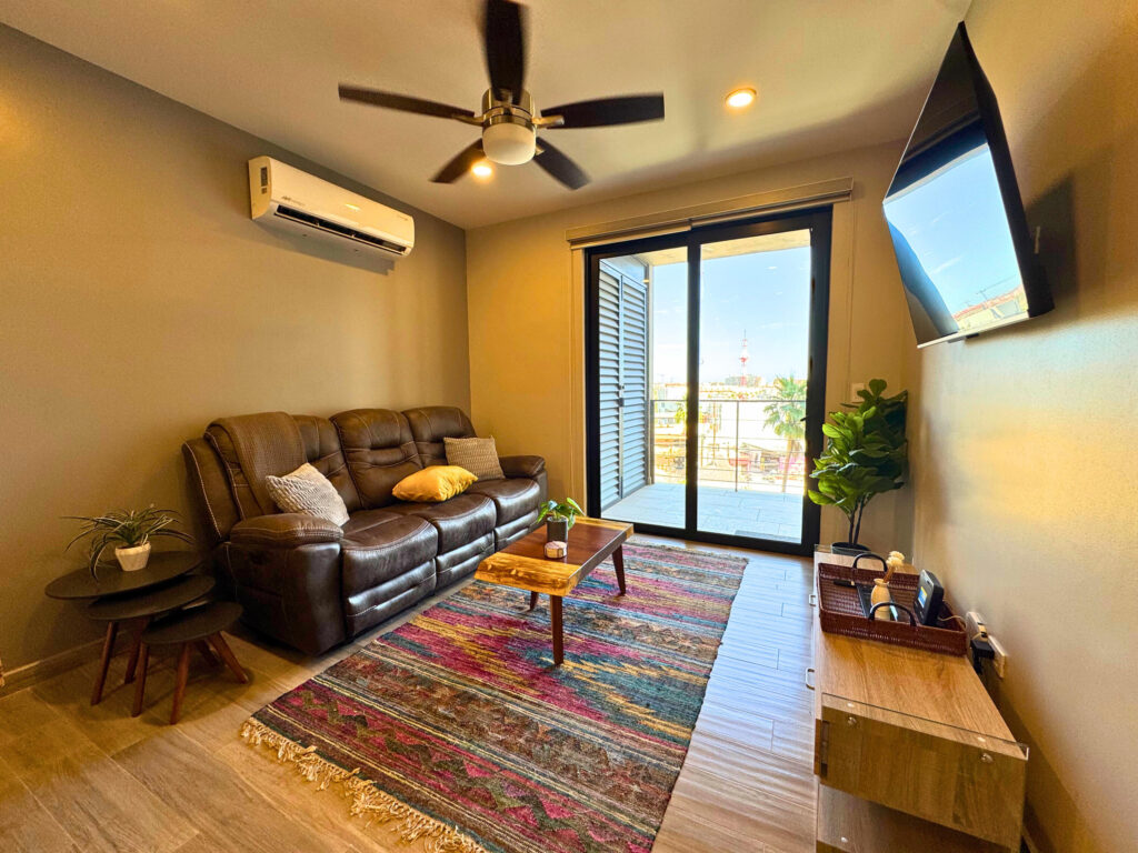 Los Cabos Terra 194 Unit 104 - Terra 194Beautiful first-floor condo, fully furnished and equipped, and the only unit with 2 bedrooms and 2 full bathrooms. Terra 194 offers great amenities including an elevator, underground parking, a rooftop pool with panoramic city – 194 C. de la Laguna, Cabo San Lucas, BS