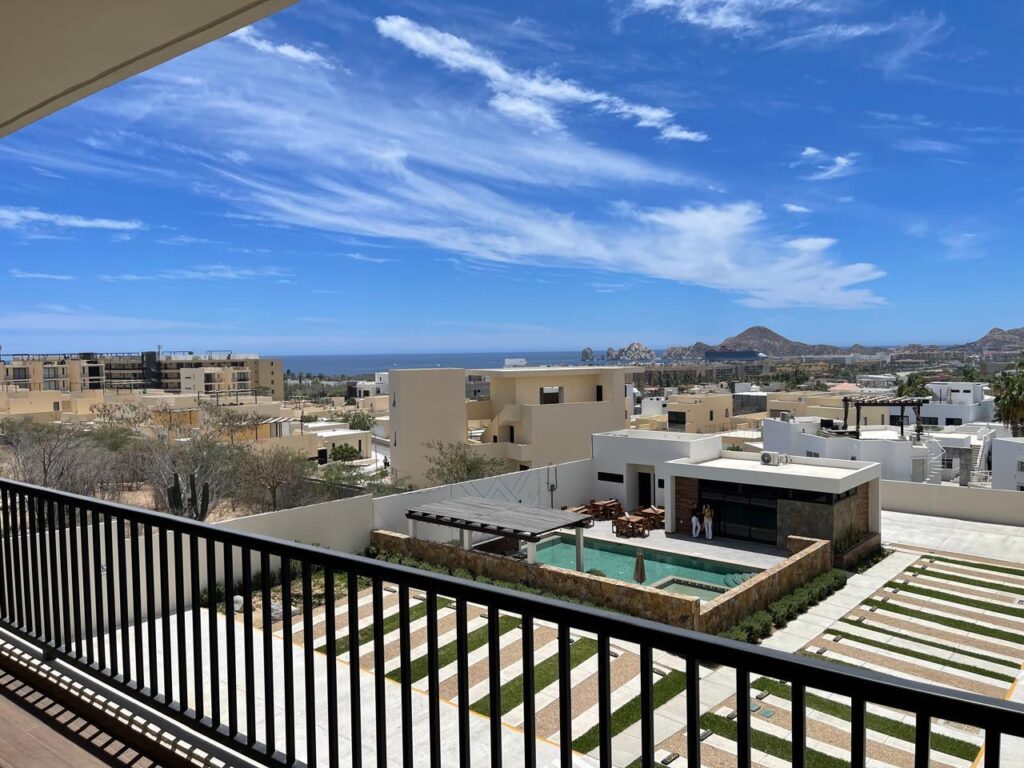 Los Cabos Amalfi Turn Key, Renovated and Absolutely Charming 1 Bedroom Condo on the Cabo San Lucas Corridor! Located in the lovely community of Amalfi, in El Tezal, just 10 minutes to downtown Cabo and the beach. Features a spacious and functional floorplan, private terrace, laundry room with washer & dryer, AC minisplit units, ceiling fans, window covers, window screens, plenty of closet space, light fixtures, fully furnished and equipped and assigned parking. Community is gated and guarded 24/7 and offers pools, tennis court and beautiful gardens. Walking distance to schools, minimarket, super store and home depot. Long term and vacation rentals allowed. – 3rd floor Ocean view, Cabo Corridor, BS
