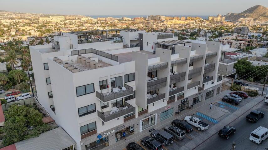 Los Cabos Cardinal Living Great investment - The Suite comes fully furnished ...Amazing Rental income history. Please, we need at least 24-48 hrs notice for a showing because the unit is rented most of the time. Thank you. for sale