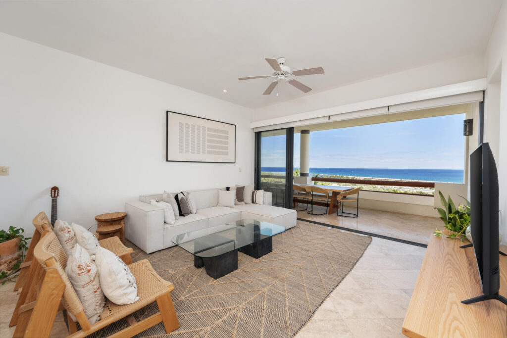 Los Cabos Amalfi Turn Key, Renovated and Absolutely Charming 1 Bedroom Condo on the Cabo San Lucas Corridor! Located in the lovely community of Amalfi, in El Tezal, just 10 minutes to downtown Cabo and the beach. Features a spacious and functional floorplan, private terrace, laundry room with washer & dryer, AC minisplit units, ceiling fans, window covers, window screens, plenty of closet space, light fixtures, fully furnished and equipped and assigned parking. Community is gated and guarded 24/7 and offers pools, tennis court and beautiful gardens. Walking distance to schools, minimarket, super store and home depot. Long term and vacation rentals allowed. – Alegranza, San Jose del Cabo, San Jose del Cabo, BS