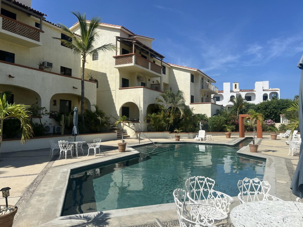 Los Cabos Aloha Live at this must see condo made for a every day relax lifestyle.Located in the hotel zone of San José del Cabo you will have access to the amazing Ocampo beach, restaurants, bars, malls, parks and markets at just a few steps. – Aloha 102 Daniel, San Jose del Cabo, San Jose del Cabo, BS