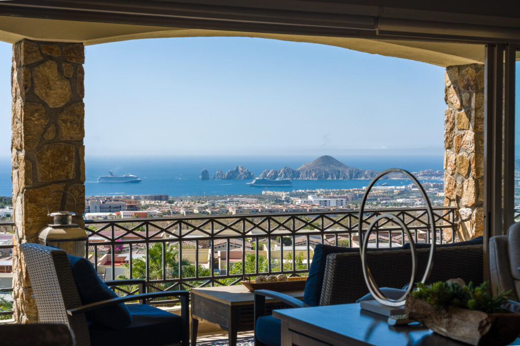 Los Cabos Ventanas Move-in ready and priced to sell! Welcome to this stunning 2-bedroom, 2-bathroom fully furnished condo in the highly sought-after Ventanas Residences Phase 3B -- one of Cabo San Lucas' most beloved residential communities. From the moment you step inside, you'll be captivated by breathtaking, unobstructed – Arch View 2 BED, Cabo Corridor, Cabo Corridor, BS