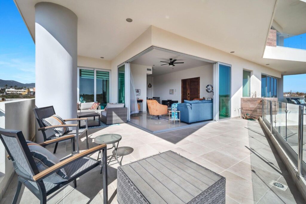 Los Cabos Camino Viejo Condominiums PRICE IMPROVEMENT!!!! Discover over 1,500 sq ft of modern, light-filled living just a 10-minute stroll from Medano Beach. This oceanside 2 bed/2 bath unit features high ceilings, quality finishes, and large wrap-around balcony perfect for indoor/outdoor living. Building amenities include underground parking with electrical outlet for your EV, elevator, storage unit, and security guard. Building is wheelchair accessible. Also included is a rooftop heated ocean- – Cam. Viejo, Cabo Corridor, BS