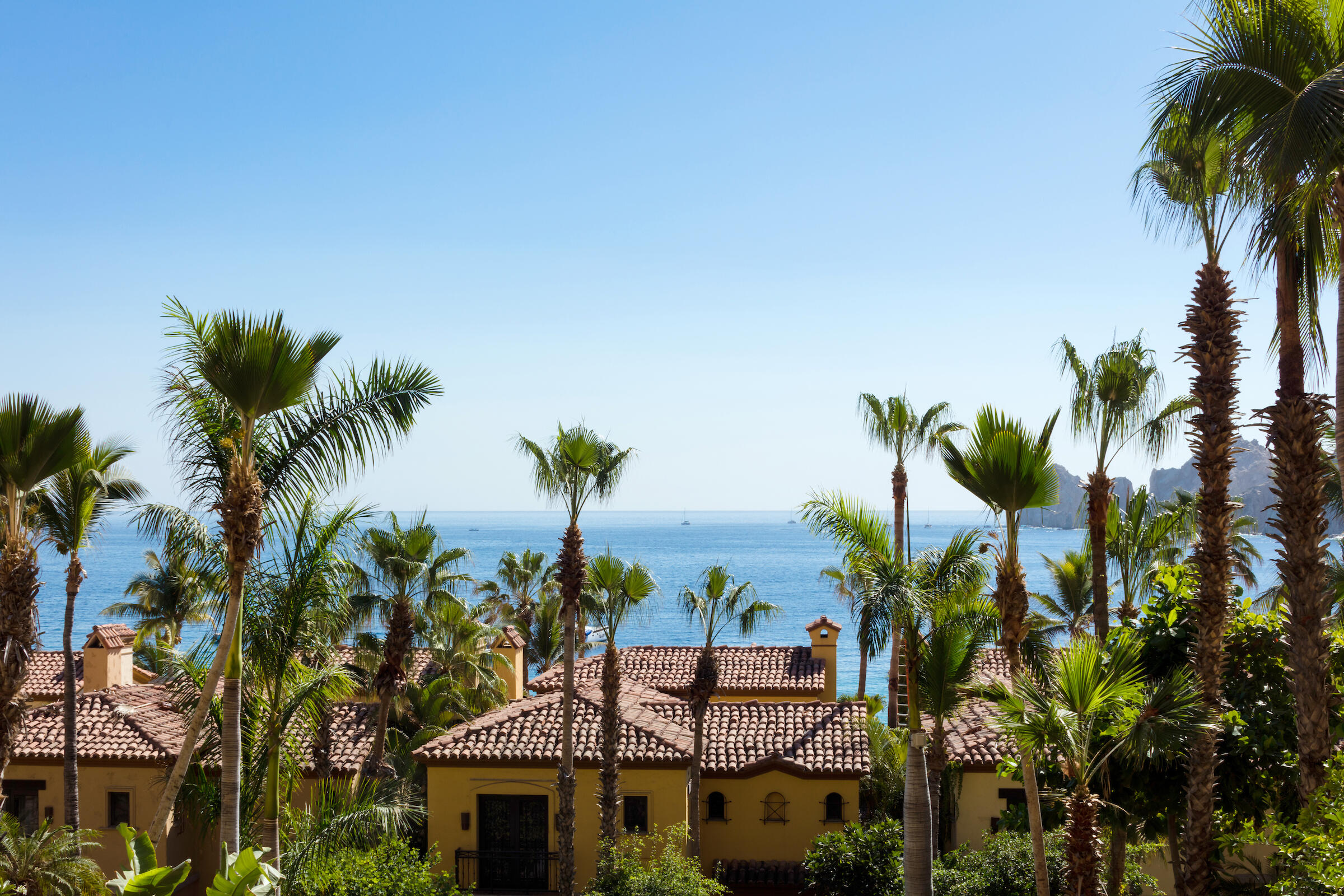 Los Cabos Hacienda Csl Hacienda Beach Club & Residences 2-201Set right at Médano Beach, one of the few swimmable beaches in Cabo enjoyed for sale