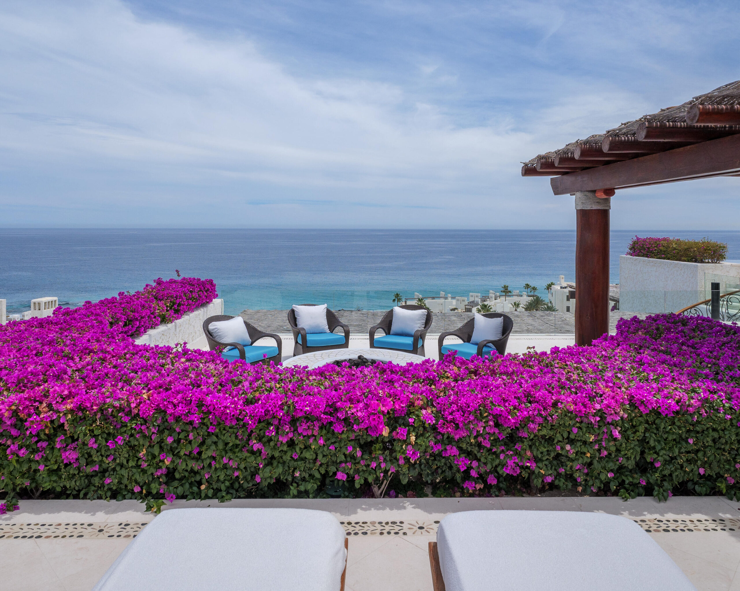 Los Cabos Las Ventanas Ultra-Luxury Penthouse with unmatched elegance at Las Ventanas. Experience the epitome of luxury living in this stunning 3 bdr, 3 & 2 1/2 baths, atop the prestigious Las Ventanas resort. Boasting an expansive 3,600 sq. ft. of A/C space with an additional 4,000 sq. ft. rooftop deck, this residence redefines grandeur. Breathtaking for sale