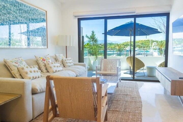 Los Cabos Sjd Marina:General SharkBay Boutique Home is located in one of the most iconic and vibrant communities of San Jose del Cabo, the exclusive Marina Puerto Los Cabos. Only 6 units in the complex with a beautiful contemporary design and access to a rooftop with pool, Jacuzzi, pergola area and breathtaking for sale
