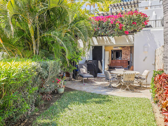 Los Cabos Lomas De La Jolla O-102 offers a PRIME LOCATION from this OCEAN for sale