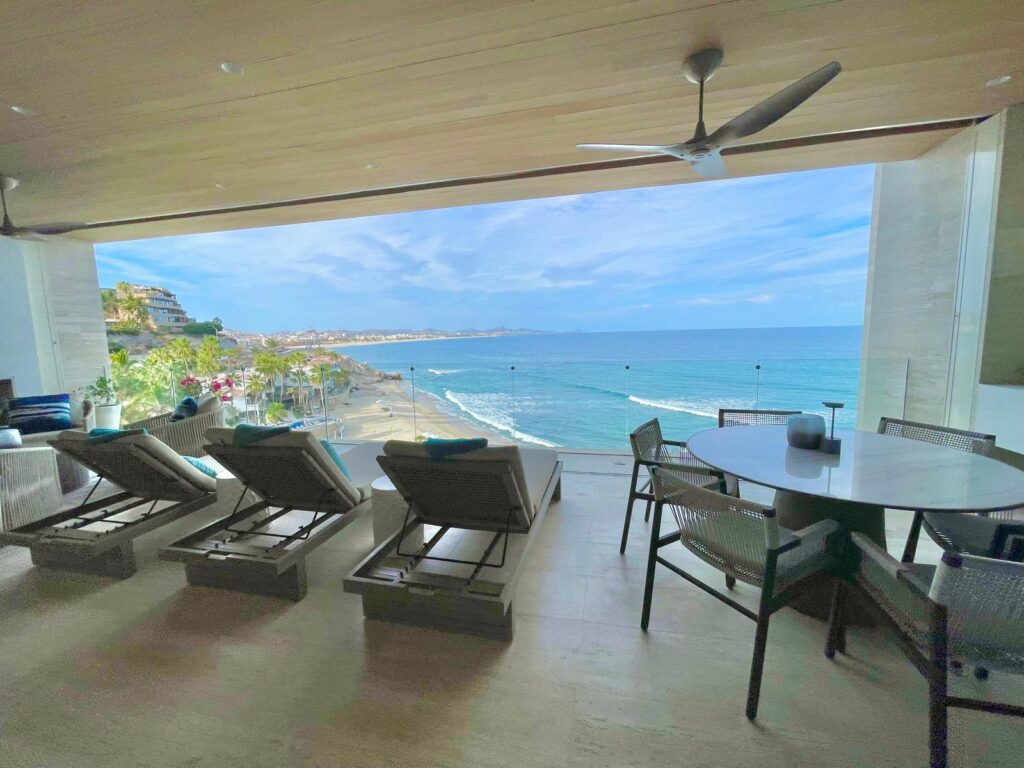 Los Cabos Vistas Del Tezal Modern 2-bedroom, 2-bathroom condo located in the gated community of Vistas del Tezal, one of the most sought-after areas in Cabo San Lucas. This turnkey unit offers comfortable living spaces, quality finishes, quartz countertops and a private terrace with incredible – Querencia B, San Jose Corridor, BS