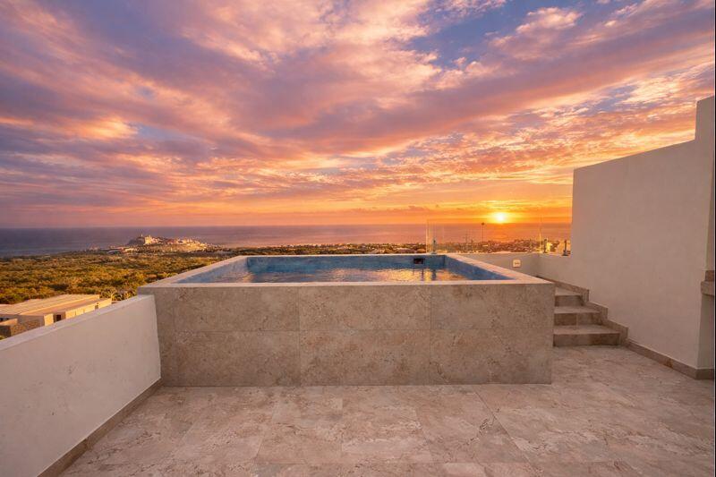 Los Cabos Cabo Costa This two-bedroom penthouse at Cabo Costa in Cabo San Lucas offers a well-balanced blend of modern design, elevated for sale