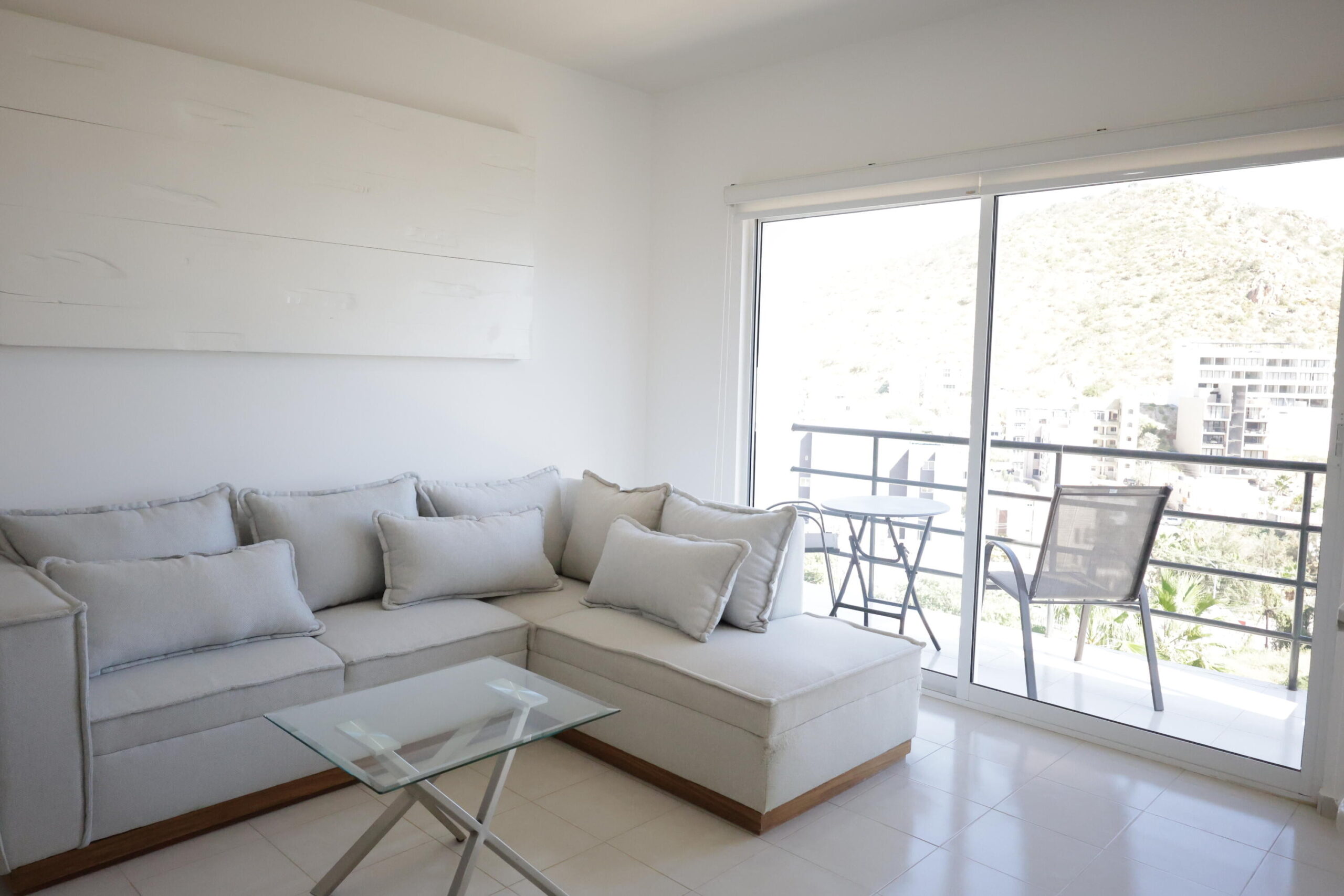 Los Cabos Fracc Lomas Del Cabo Live in the heart of the city with this exceptionally located apartment. Enjoy urban life just a short distance from the CSL Marina, with access to restaurants and entertainment. Plus, you'll be right next to the El Cerro de la Zeta lookout, offering unrivaled panoramic for sale
