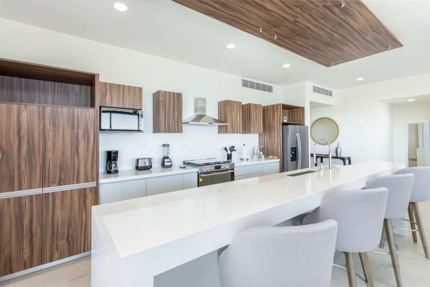 Los Cabos One Medano Beautifully renovated between 2019-2021, this luxury condo offers an unbeatable location just steps from Medano Beach and the Cabo San Lucas Marina. Floor-to-ceiling windows frame breathtaking ocean for sale