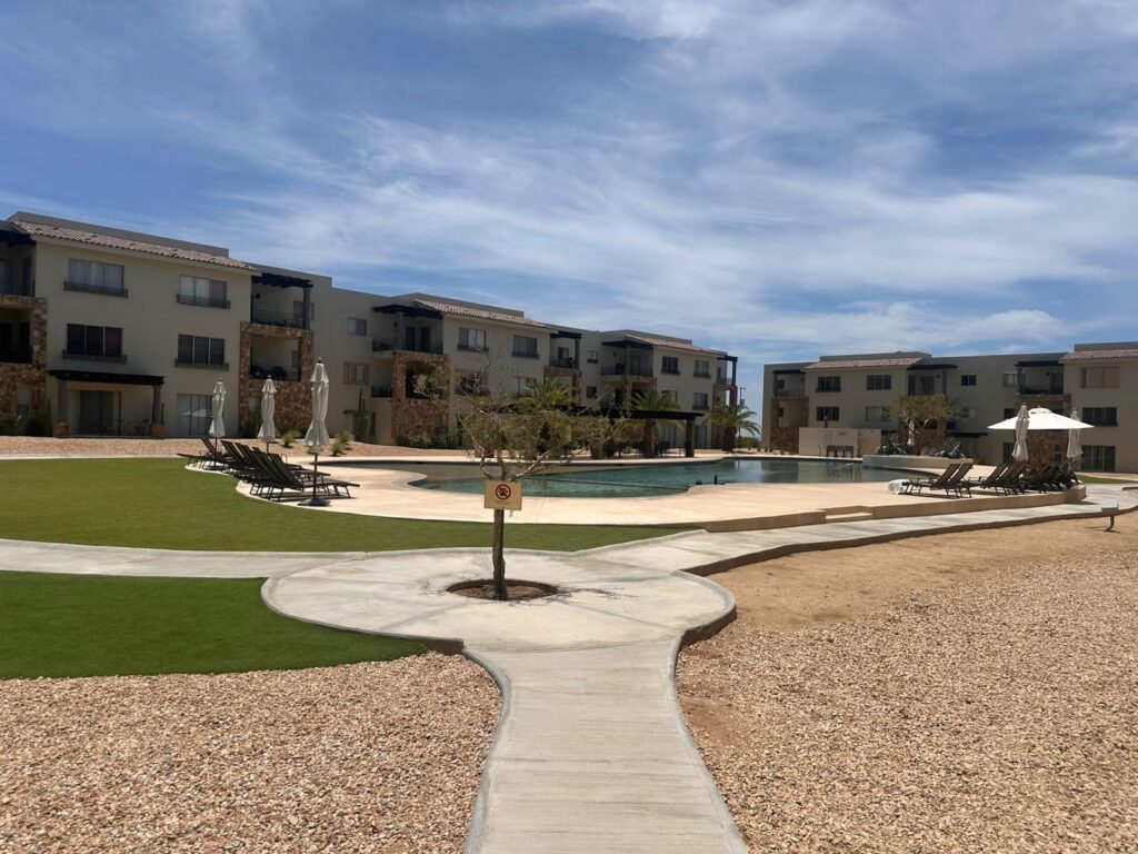 Los Cabos Camino Del Mar Ground-Floor Condo | La Joya at Camino del Mar, El TezalDiscover the perfect blend of comfort, convenience, and investment potential in this beautiful ground-floor condominium located in the highly sought-after La Joya Residences, within the master-planned community of Camino del Mar in El Tezal, one of Los Cabos' fastest-growing and highest-appreciating neighborhoods.This thoughtfully designed residence features:* 2 spaci ous bedrooms* 2 full bathrooms* TV / Family Room* Ground-floor location with direct access to the pool* Swimming pool right in front of your terraceResidents also enjoy exclusive resort-style amenities, including:✔️ Semi-Olympic swimming pool✔️ Fully equipped fitness center✔️ Kids' Park✔ – Bajas, Fourplex Animas, San Jose del Cabo, San Jose del Cabo, BS