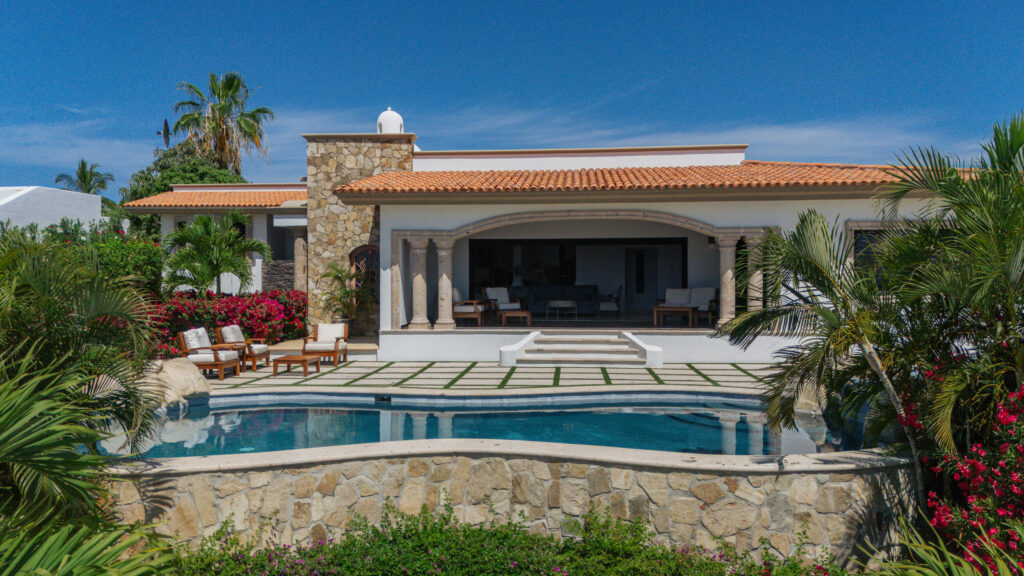 Los Cabos Bugambilias Located in Bugambillias at Cabo Real, this 3-bed, 4 full + 1 half bath home offers 2,754 ft² interior on a 3,378 ft² lot with ocean and golf course – Bugambillias 45, San Jose Corridor, San Jose Corridor, BS