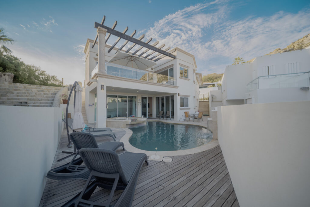 Los Cabos Bugambilias Located in Bugambillias at Cabo Real, this 3-bed, 4 full + 1 half bath home offers 2,754 ft² interior on a 3,378 ft² lot with ocean and golf course – Villa Montana, Cabo San Lucas, Cabo San Lucas, BS